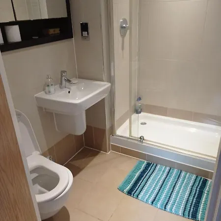 Leeds Docks 2 Bedroom Canal View Balcony City Heaven Apartment Leeds (West Yorkshire)