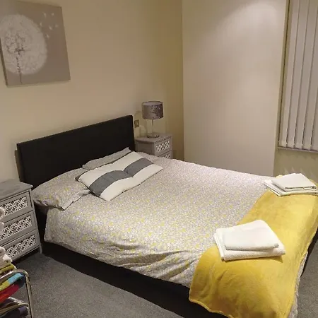 Apartment Leeds Docks 2 Bedroom Canal View Balcony City Heaven Leeds (West Yorkshire)